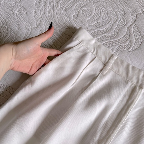 Massimo Dutti - Pleated Lightweight Loose Fit Lyocell Wide Leg Pants - White - Picture 5 of 15